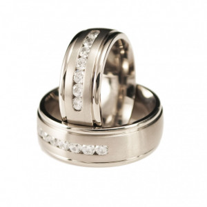 Титановое кольцо с фианитами Lonti TI-1733R